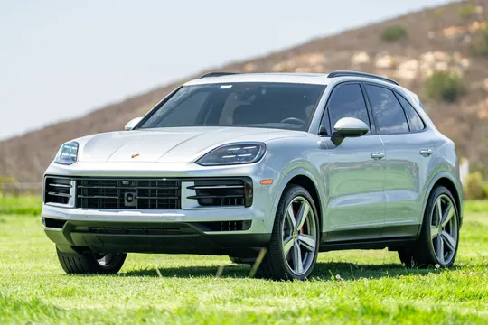 2025 Porsche 9Y0/9Y3 Cayenne S - Image 2 of 31