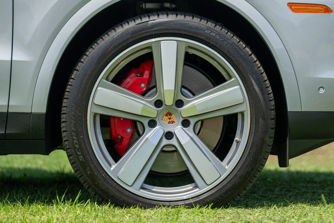 2025 Porsche 9Y0/9Y3 Cayenne S - Image 31 of 31