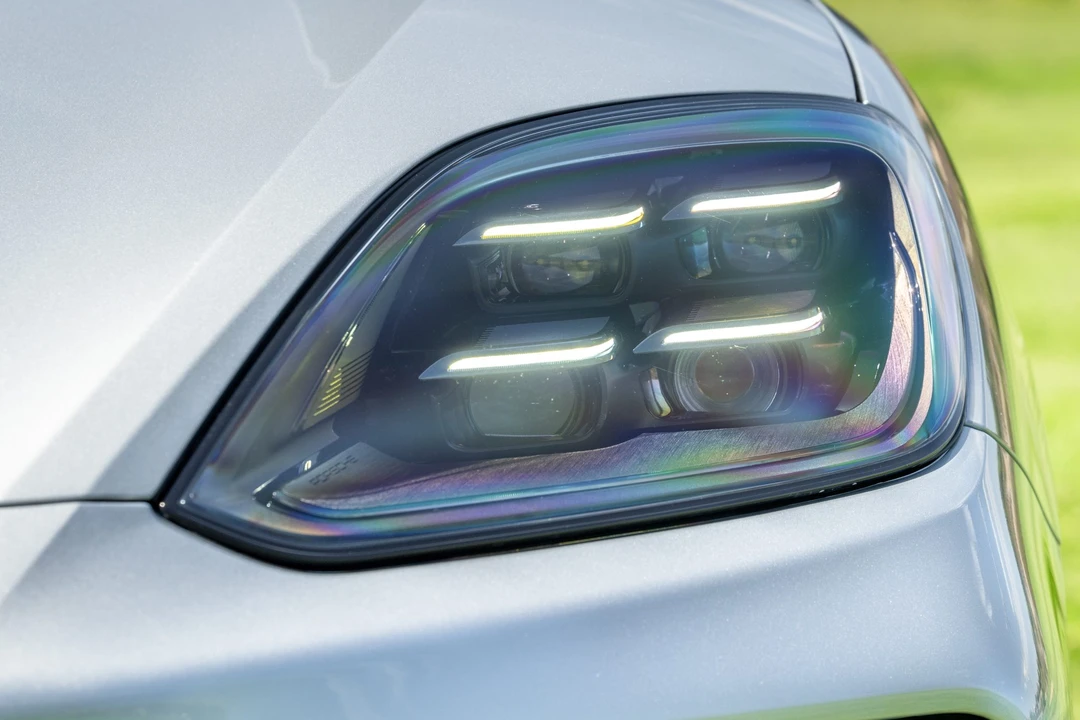 2025 Porsche 9Y0/9Y3 Cayenne S - Image 17 of 31