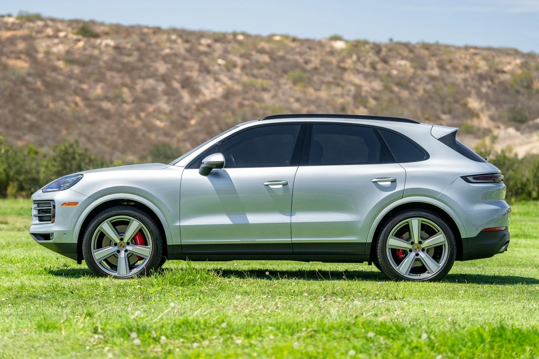 2025 Porsche 9Y0/9Y3 Cayenne S - Image 8 of 31