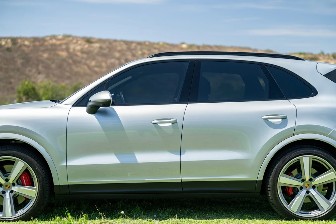2025 Porsche 9Y0/9Y3 Cayenne S - Image 14 of 31