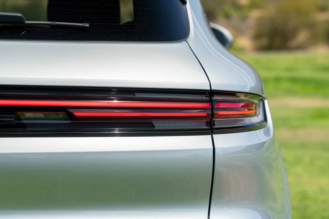 2025 Porsche 9Y0/9Y3 Cayenne S - Image 19 of 31