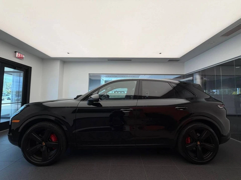 2025 Porsche 9Y0/9Y3 Cayenne S - Image 2 of 4