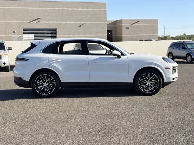2025 Porsche 9Y0/9Y3 Cayenne - Image 3 of 10