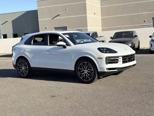 2025 Porsche 9Y0/9Y3 Cayenne - Image 2 of 10