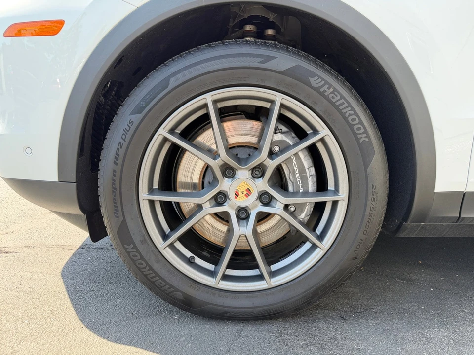 2025 Porsche 9Y0/9Y3 Cayenne - Image 11 of 31