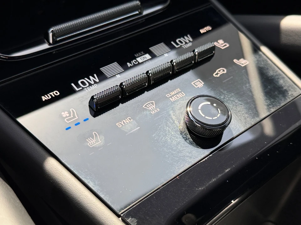 2025 Porsche 9Y0/9Y3 Cayenne - Image 20 of 31