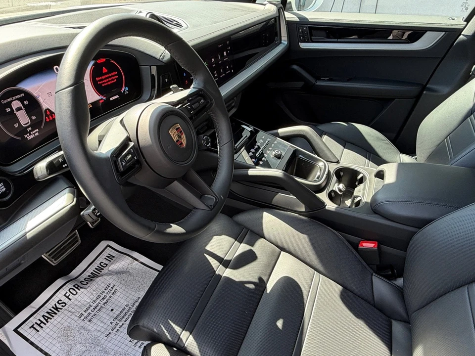 2025 Porsche 9Y0/9Y3 Cayenne - Image 4 of 31