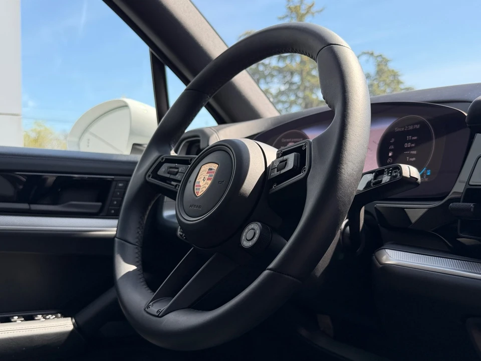 2025 Porsche 9Y0/9Y3 Cayenne - Image 24 of 31