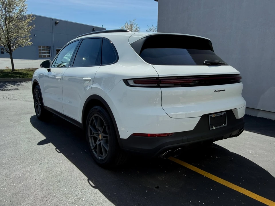 2025 Porsche 9Y0/9Y3 Cayenne - Image 3 of 31
