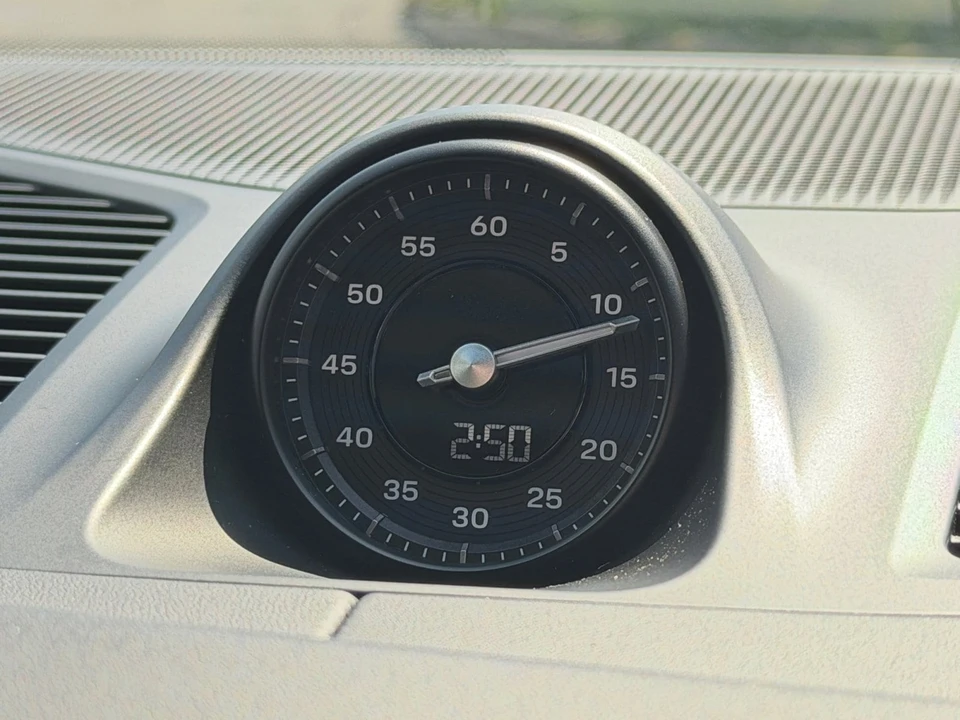 2025 Porsche 9Y0/9Y3 Cayenne - Image 28 of 31