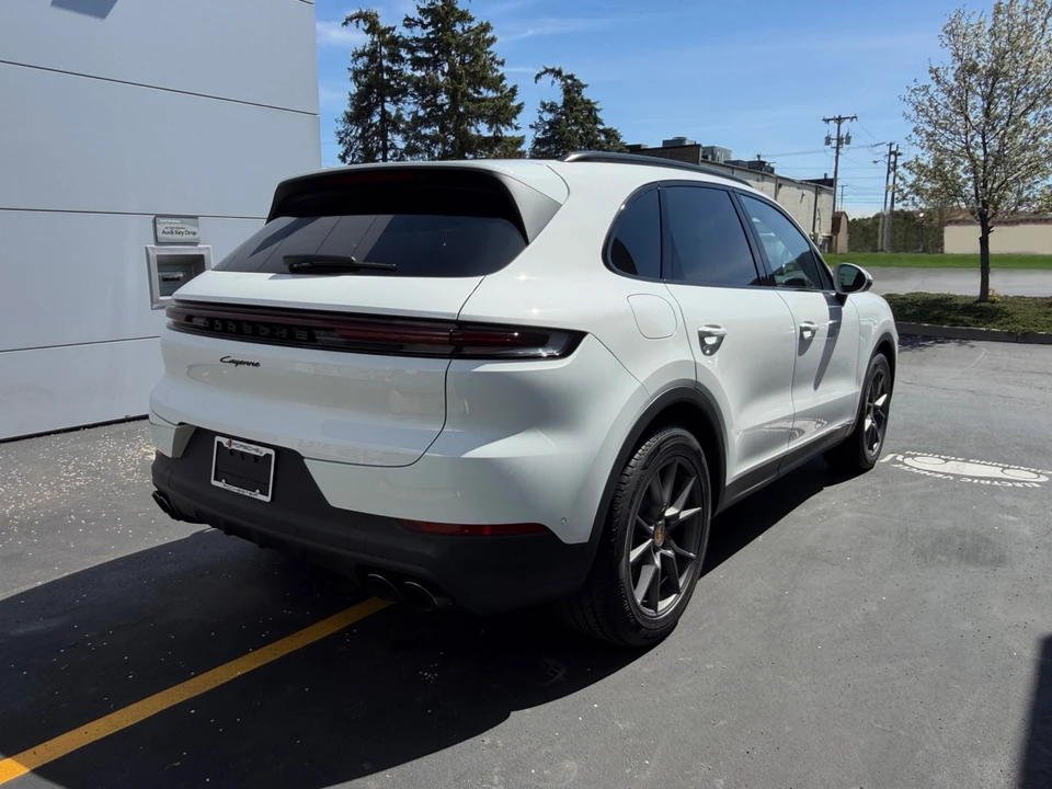 2025 Porsche 9Y0/9Y3 Cayenne - Image 13 of 31