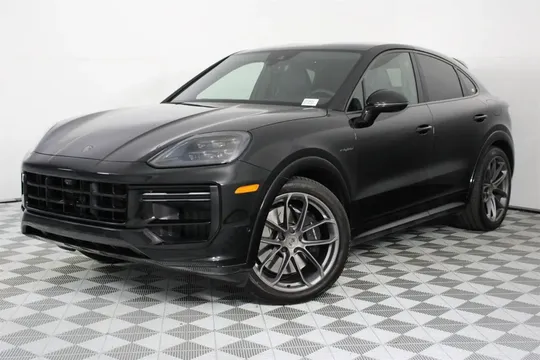 2025 Porsche Cayenne Turbo E-Hybrid Coupe