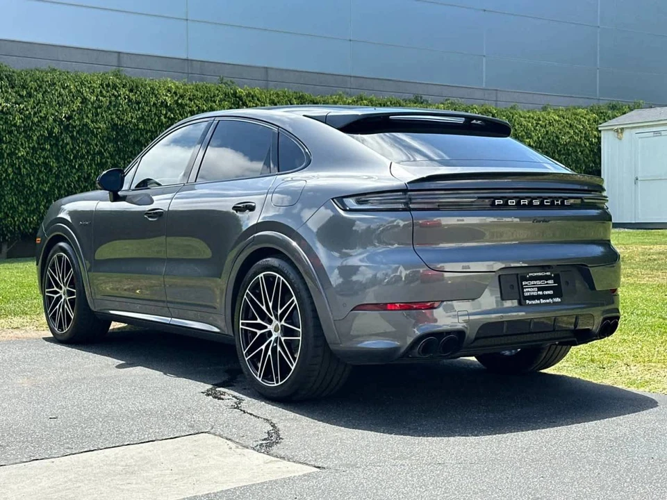 2025 Porsche 9Y0/9Y3 Cayenne Coupe - Image 3 of 5