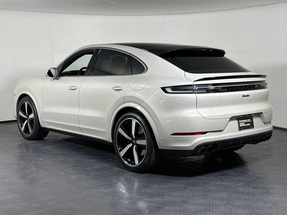 2025 Porsche 9Y0/9Y3 Cayenne Coupe - Image 3 of 4
