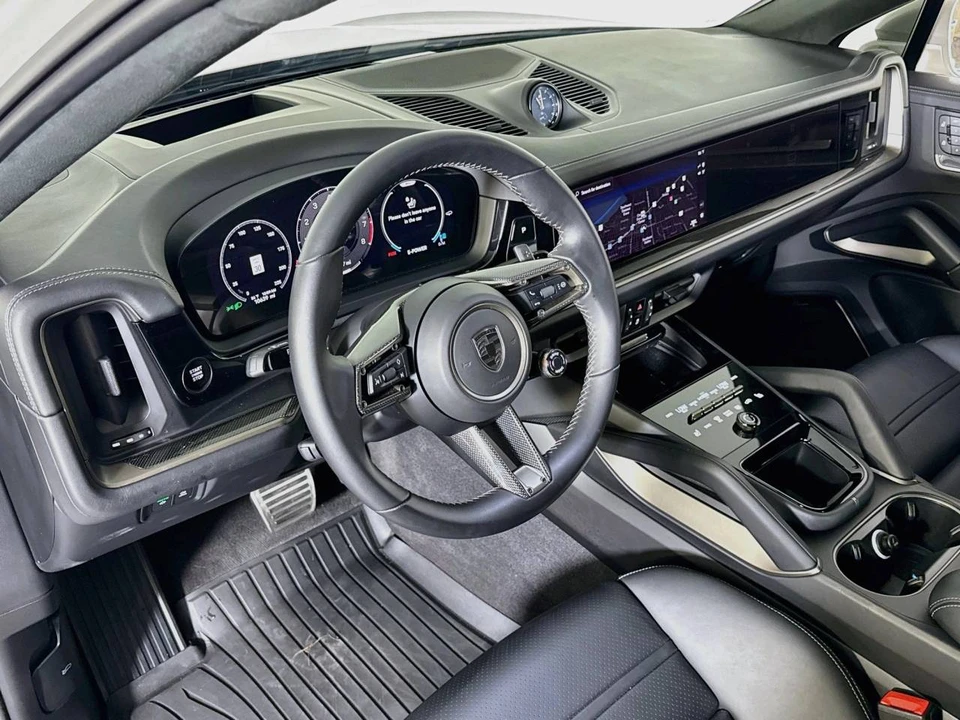 2025 Porsche 9Y0/9Y3 Cayenne Coupe - Image 4 of 4