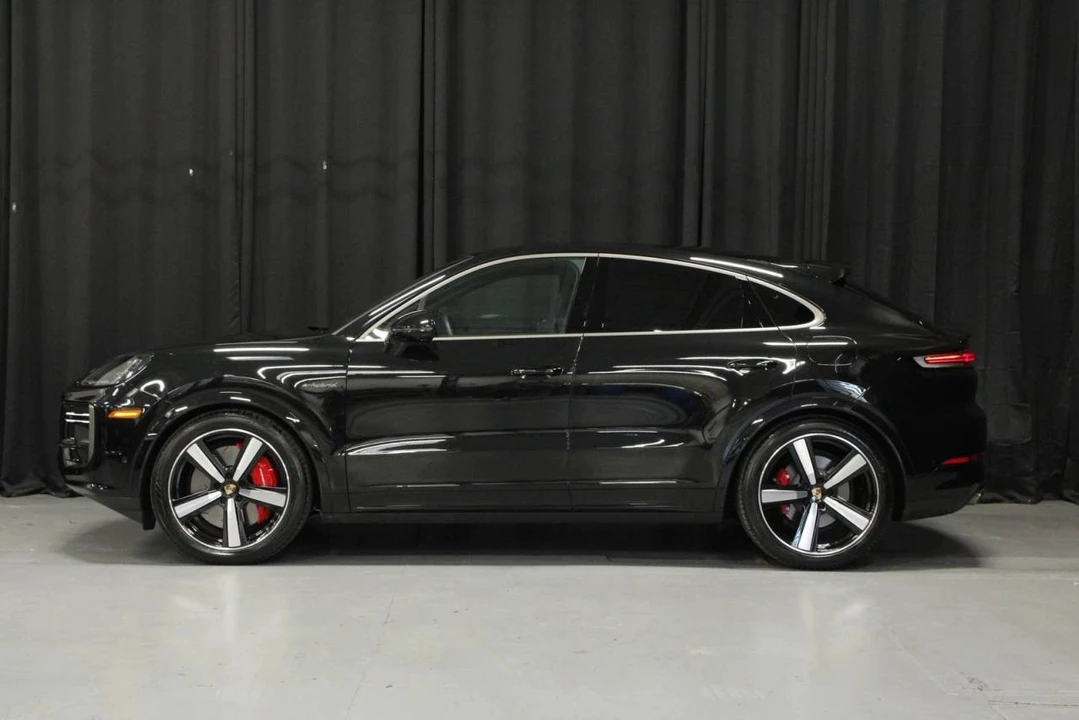 2025 Porsche 9Y0/9Y3 Cayenne Coupe - Image 2 of 5