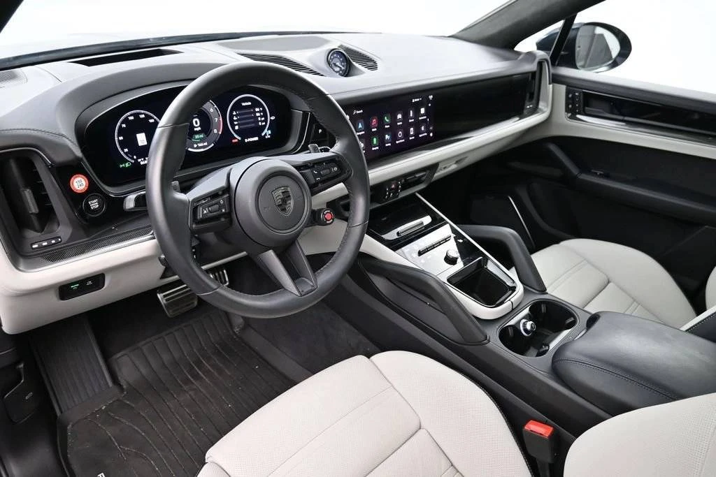 2025 Porsche 9Y0/9Y3 Cayenne Turbo - Image 4 of 4