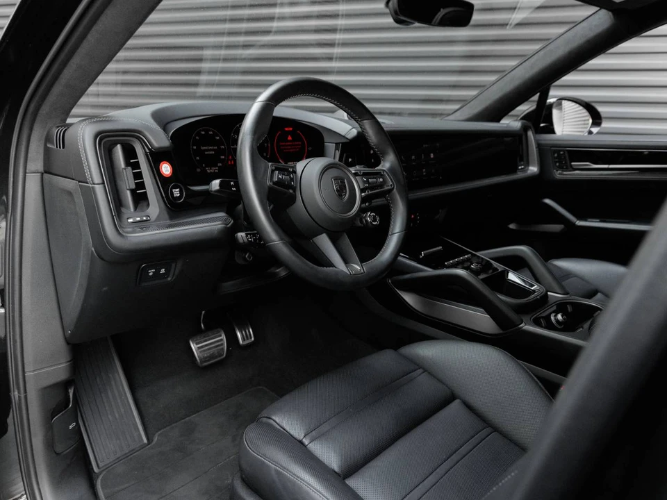 2025 Porsche 9Y0/9Y3 Cayenne Coupe - Image 4 of 4