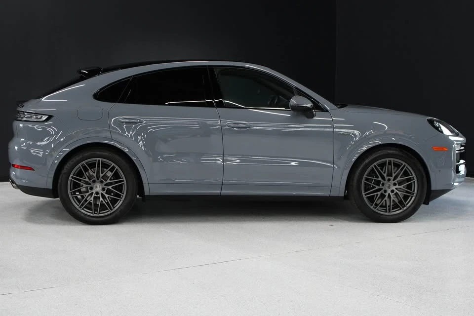 2025 Porsche 9Y0/9Y3 Cayenne - Image 2 of 12