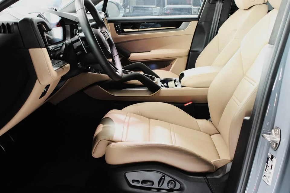 2025 Porsche 9Y0/9Y3 Cayenne - Image 4 of 12