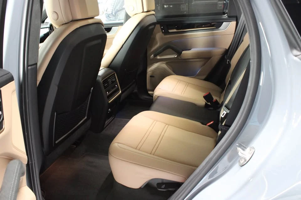 2025 Porsche 9Y0/9Y3 Cayenne - Image 10 of 12