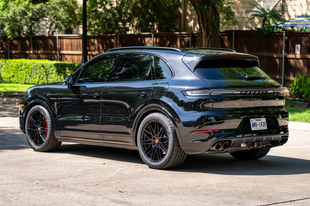 2025 Porsche 9Y0/9Y3 Cayenne Turbo - Image 8 of 31