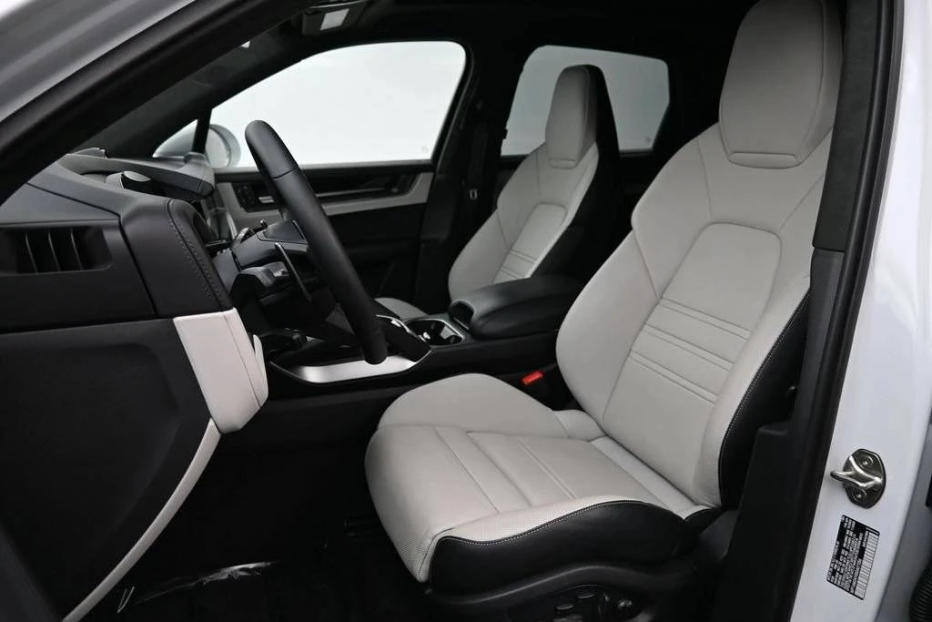 2025 Porsche 9Y0/9Y3 Cayenne Turbo - Image 5 of 5