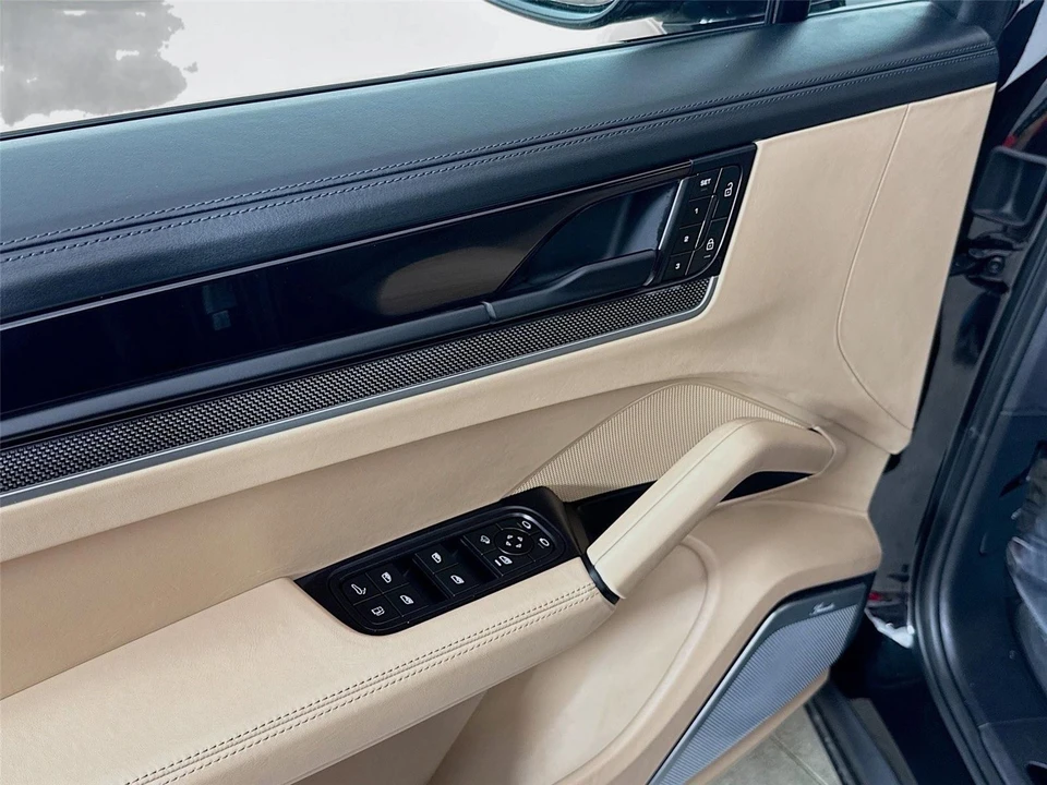 2025 Porsche 9Y0/9Y3 Cayenne Turbo - Image 16 of 31