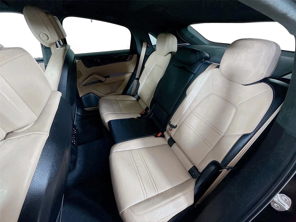 2025 Porsche 9Y0/9Y3 Cayenne Turbo - Image 21 of 31