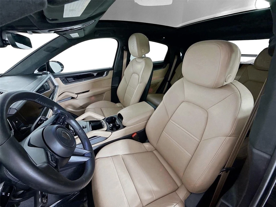 2025 Porsche 9Y0/9Y3 Cayenne Turbo - Image 18 of 31