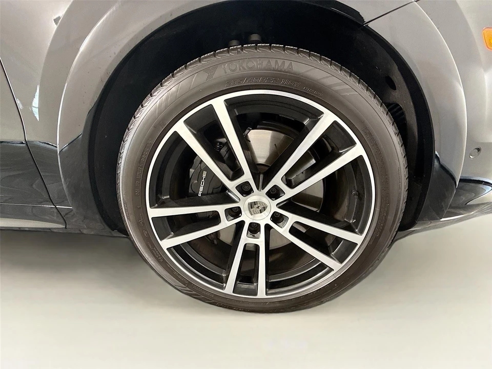2025 Porsche 9Y0/9Y3 Cayenne Turbo - Image 31 of 31