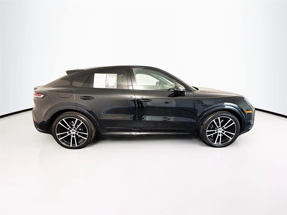2025 Porsche - Image 6 of 31