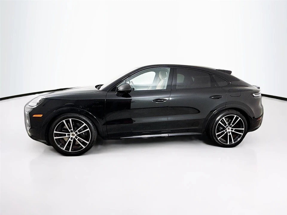2025 Porsche 9Y0/9Y3 Cayenne Turbo - Image 4 of 31