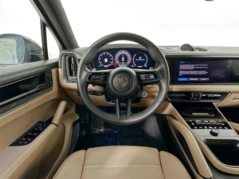 2025 Porsche - Image 20 of 31