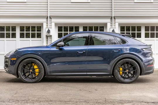 2025 Porsche 9Y0/9Y3 Cayenne Turbo GT - Image 3 of 10