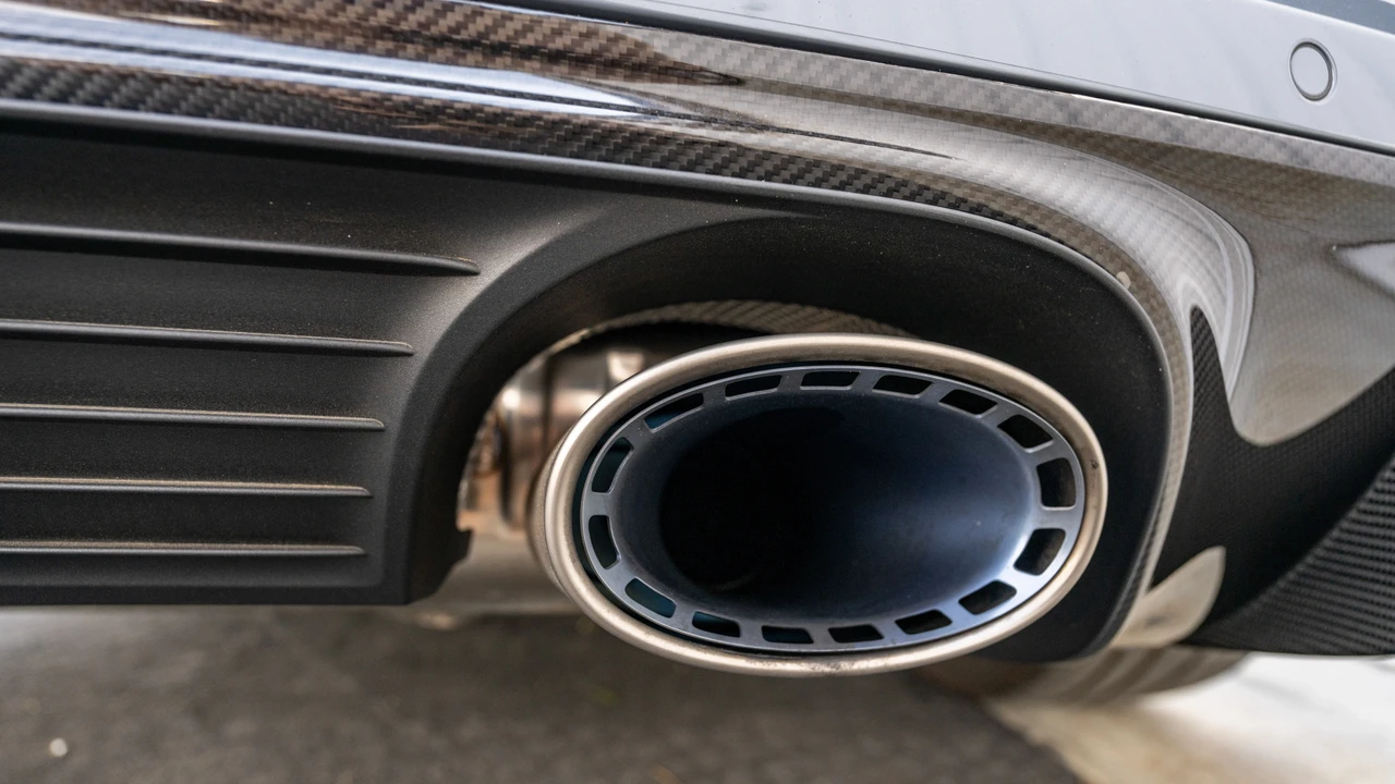 2025 Porsche 9Y0/9Y3 Cayenne Turbo GT - Image 27 of 31