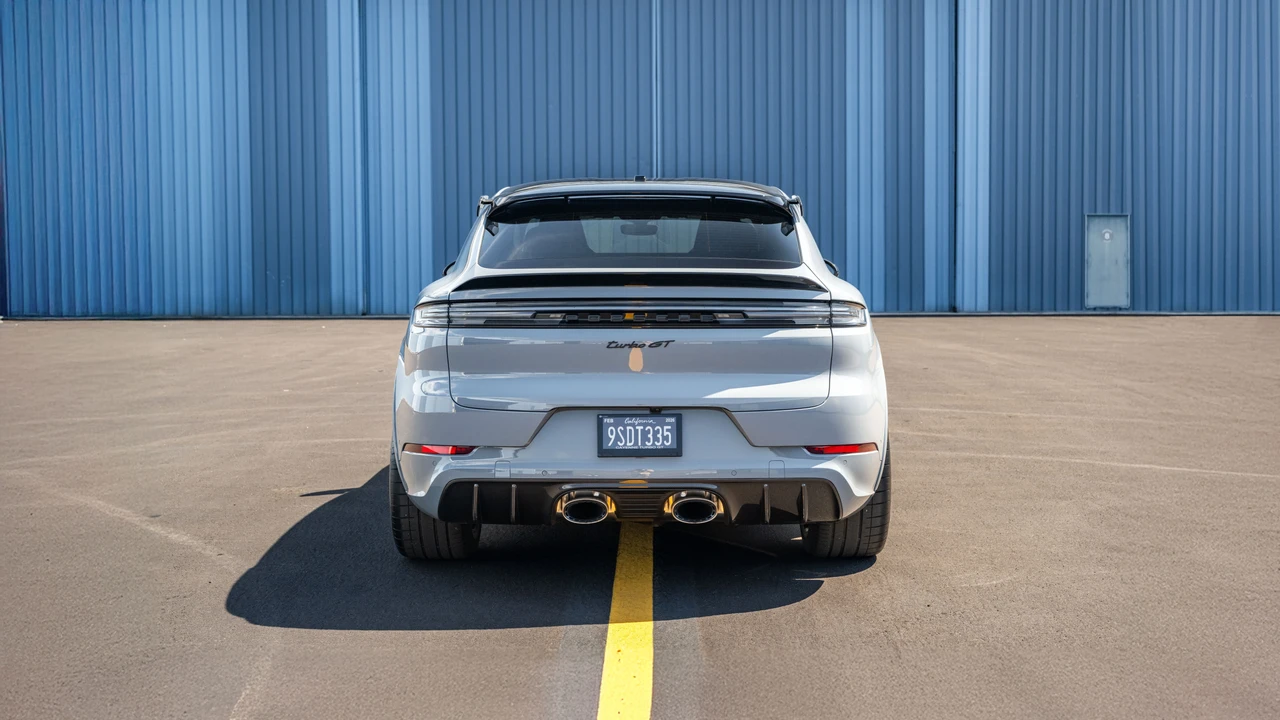 2025 Porsche 9Y0/9Y3 Cayenne Turbo GT - Image 7 of 31