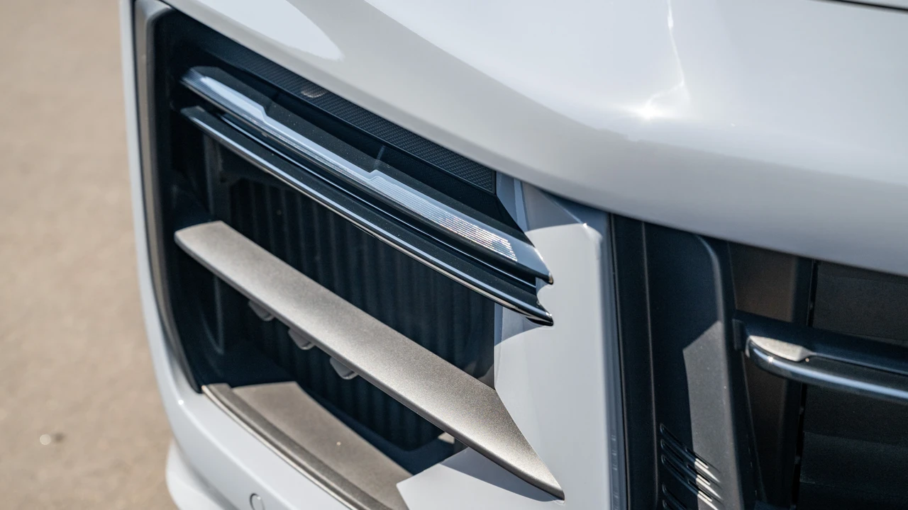 2025 Porsche 9Y0/9Y3 Cayenne Turbo GT - Image 16 of 31