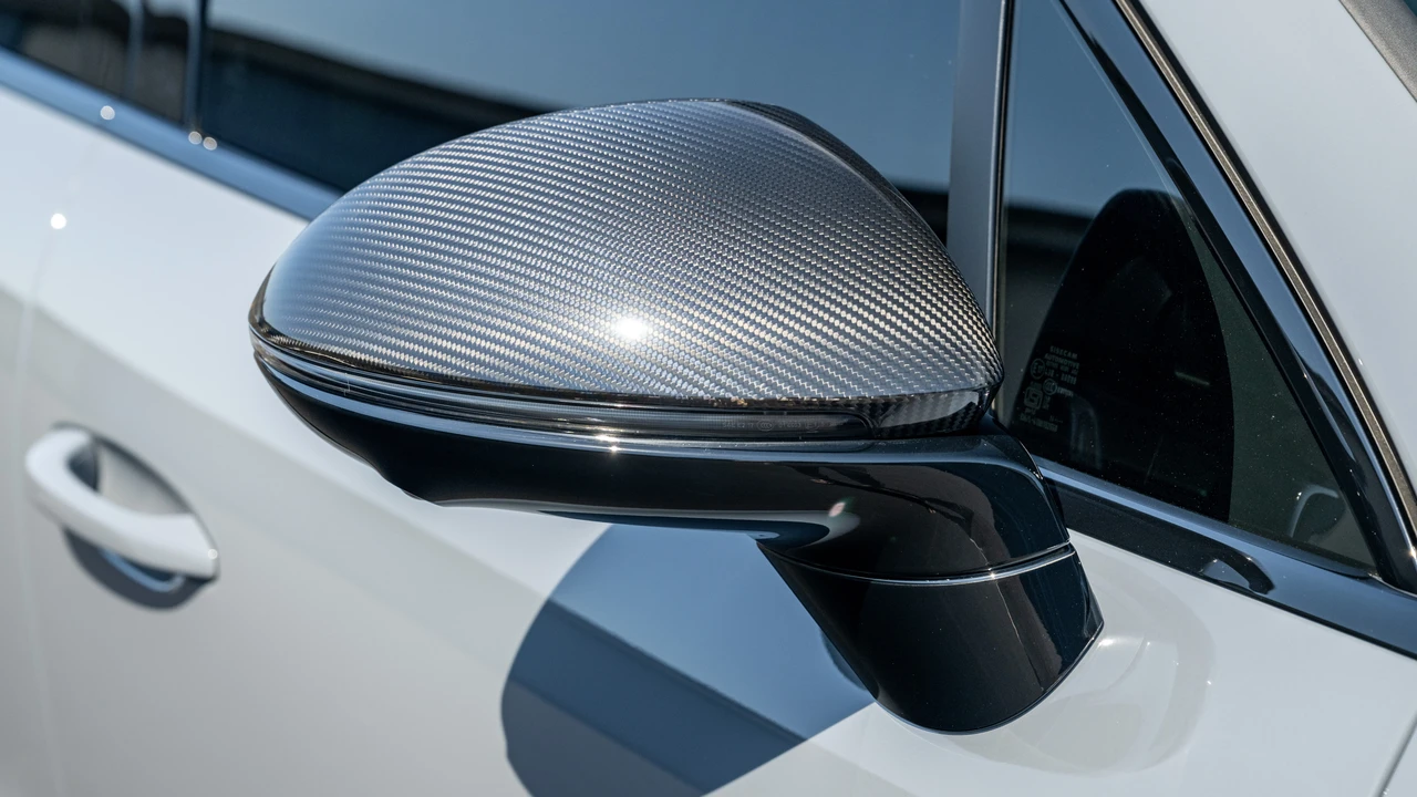 2025 Porsche 9Y0/9Y3 Cayenne Turbo GT - Image 31 of 31