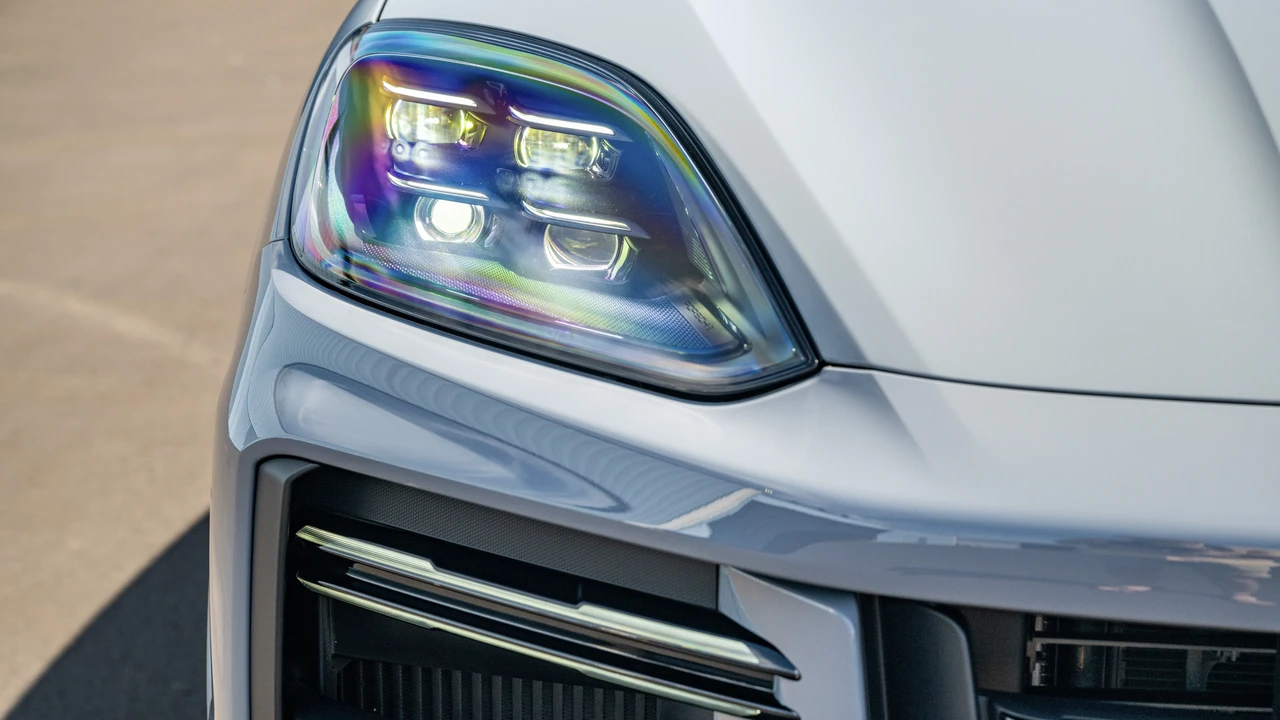 2025 Porsche 9Y0/9Y3 Cayenne Turbo GT - Image 10 of 31