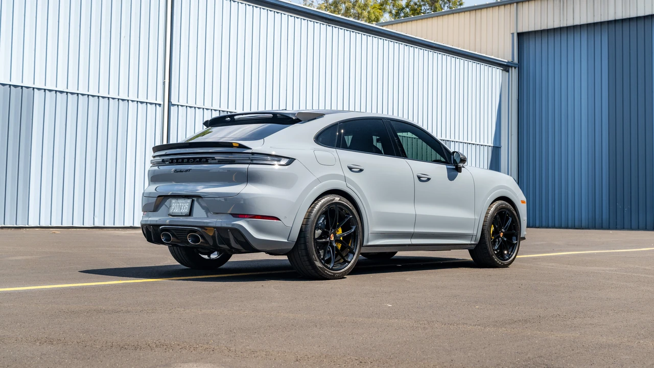 2025 Porsche 9Y0/9Y3 Cayenne Turbo GT - Image 6 of 31