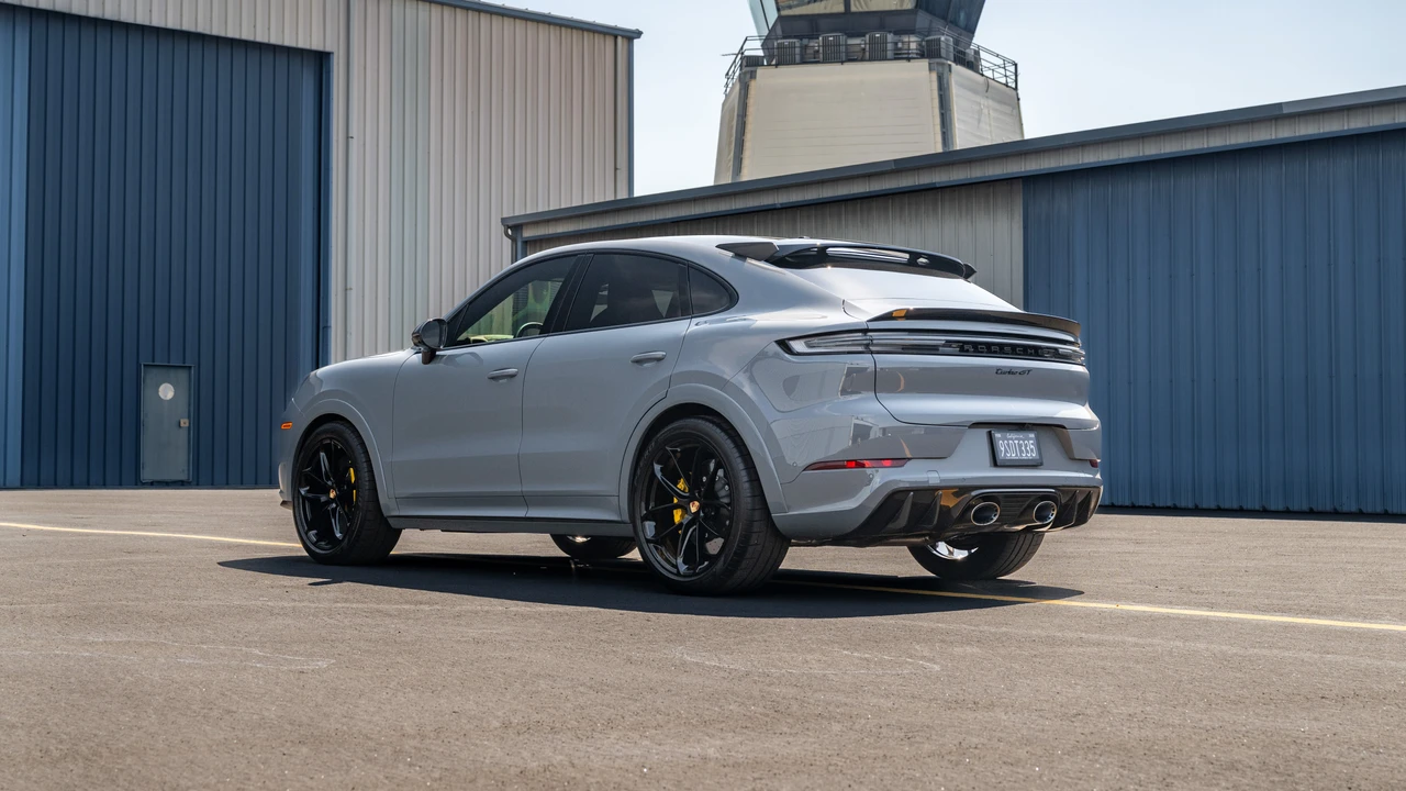 2025 Porsche 9Y0/9Y3 Cayenne Turbo GT - Image 8 of 31
