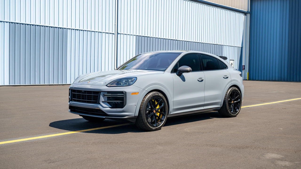 2025 Porsche 9Y0/9Y3 Cayenne Turbo GT - Image 2 of 31