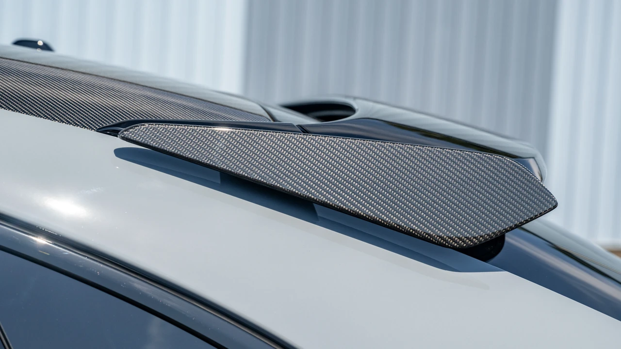 2025 Porsche 9Y0/9Y3 Cayenne Turbo GT - Image 23 of 31