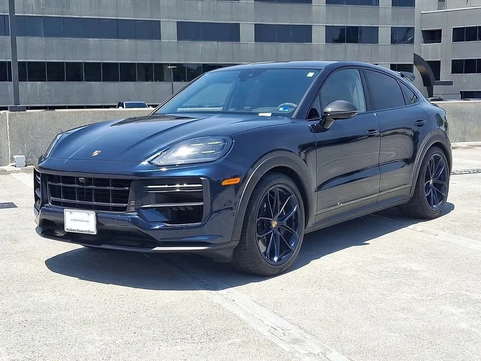 2025 Porsche 9Y0/9Y3 Cayenne Turbo GT - Image 4 of 31
