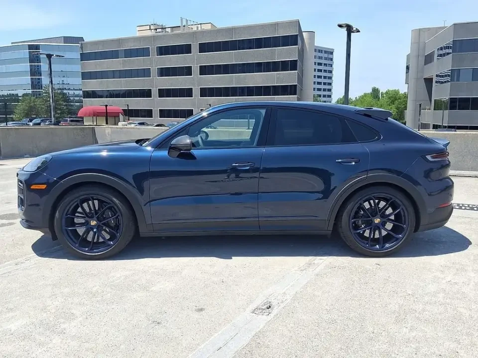 2025 Porsche 9Y0/9Y3 Cayenne Turbo GT - Image 15 of 31