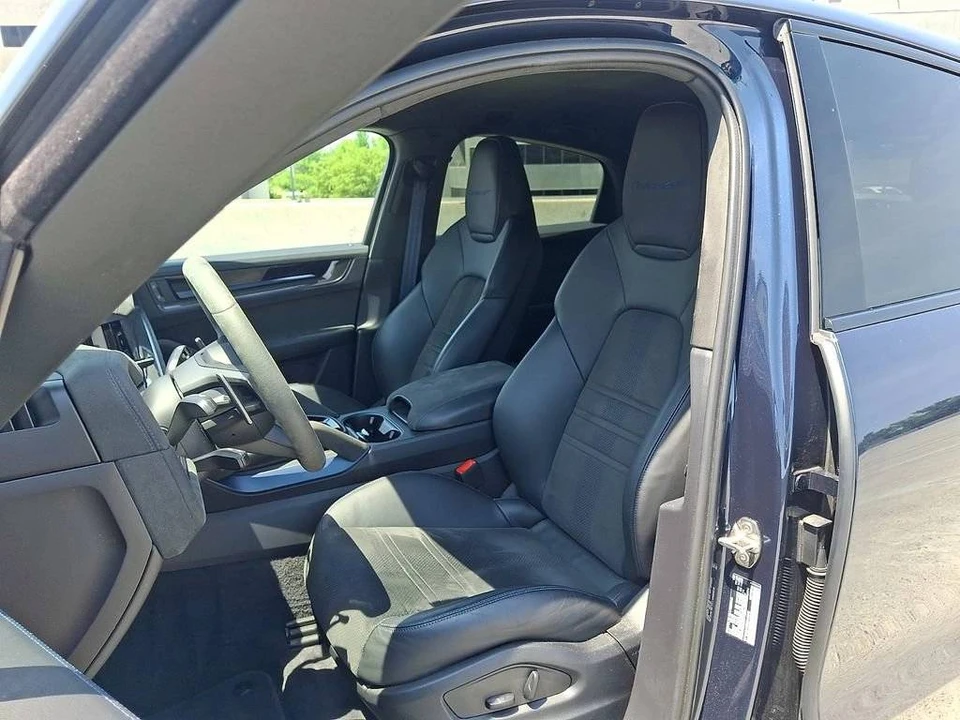 2025 Porsche 9Y0/9Y3 Cayenne Turbo GT - Image 5 of 5