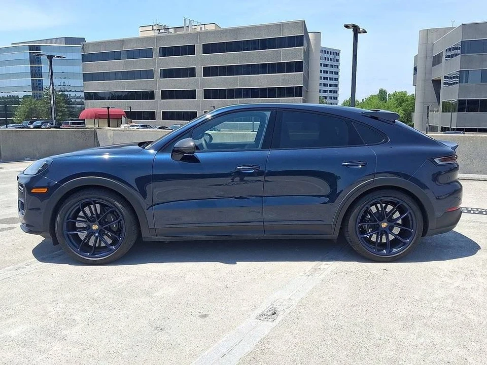 2025 Porsche 9Y0/9Y3 Cayenne Turbo GT - Image 2 of 5