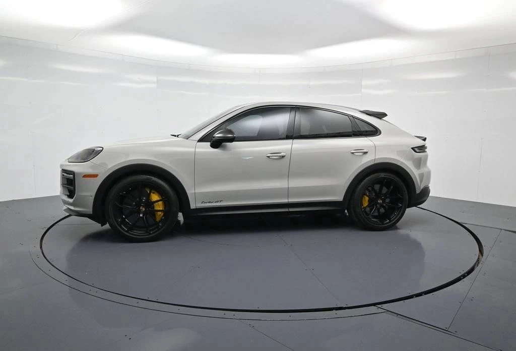 2025 Porsche 9Y0/9Y3 Cayenne Turbo GT - Image 2 of 5